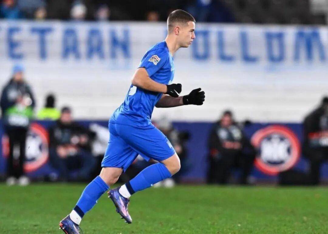 开云官网首页包含集结日体能课后，阿森纳造点机会备战亚冠，质疑声仍在，年轻球员得到机会的词条