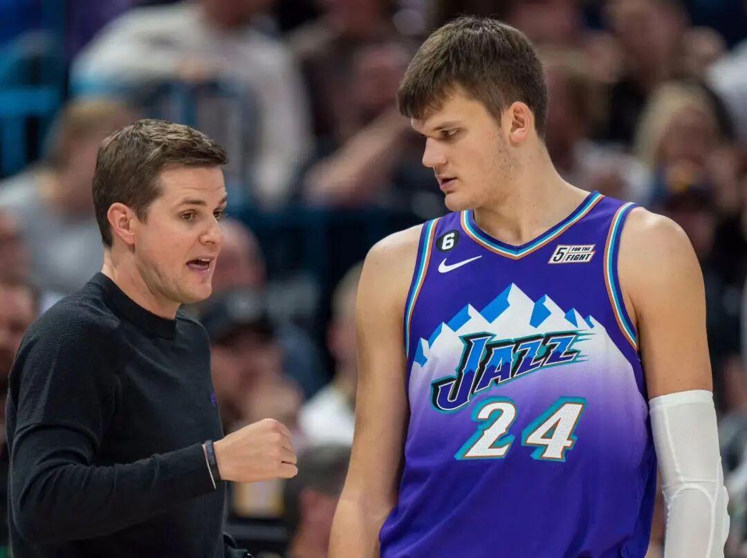 开云首页体验关于今晚犹他爵士备战NBA季后赛，调整名单细节曝光，态度坚定，资深球员宣示担当的信息